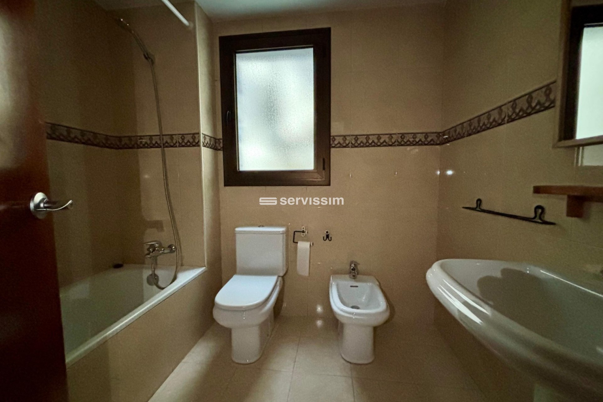 Lloguer  - Apartament / pis - La Cortinada