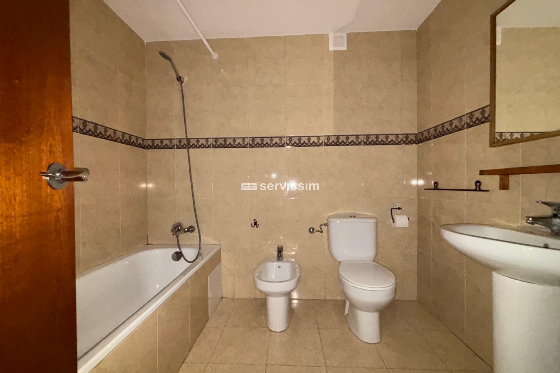 Lloguer  - Apartament / pis - La Cortinada