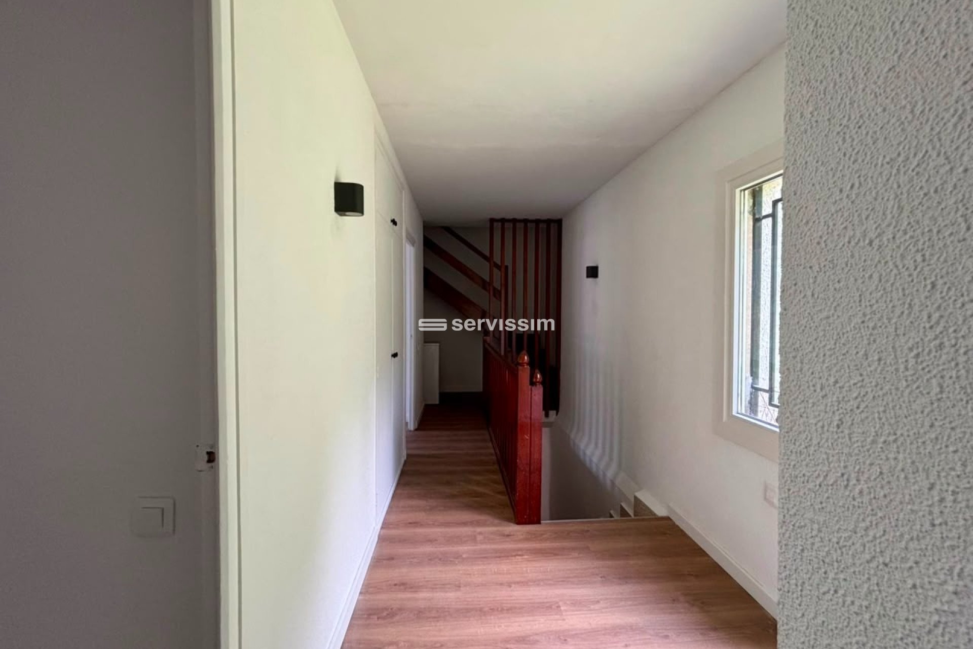 Rental - Detached house - Town centre