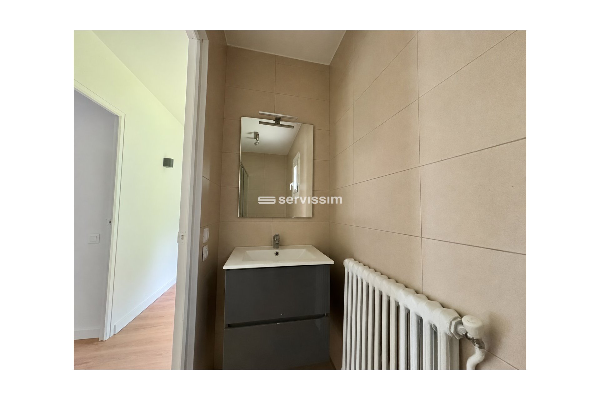 Rental - Detached house - Town centre