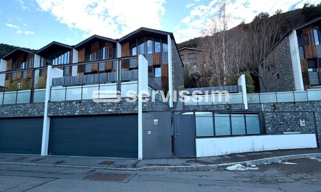 Semi-detached house - Rental - Escás - Escàs