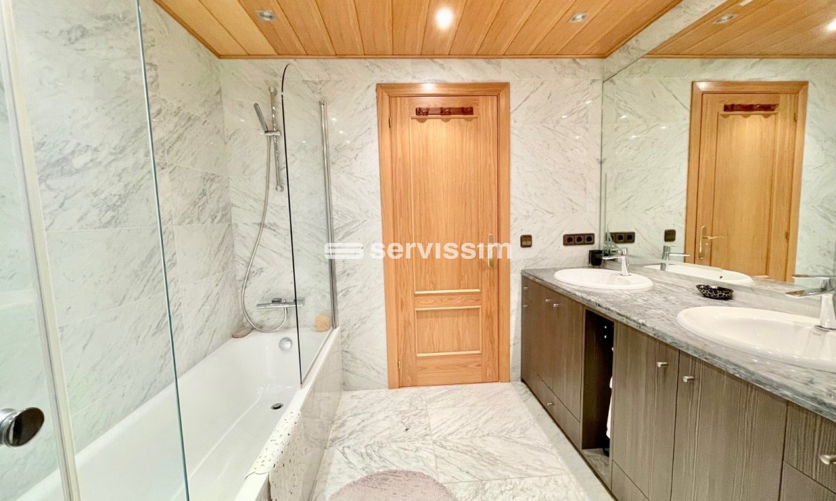 Ático en venta en Escaldes Engordany, 3 habitaciones, 167 metros