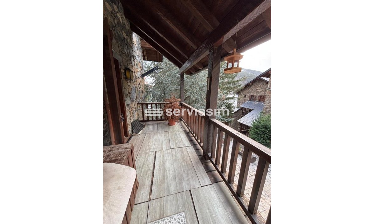 Casa adossada en venda a El Tarter, 3 habitacions, 150 metres