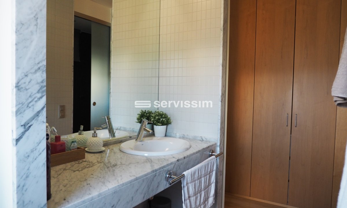 Casa adossada de lloguer a La Massana, 4 habitacions, 317 metres