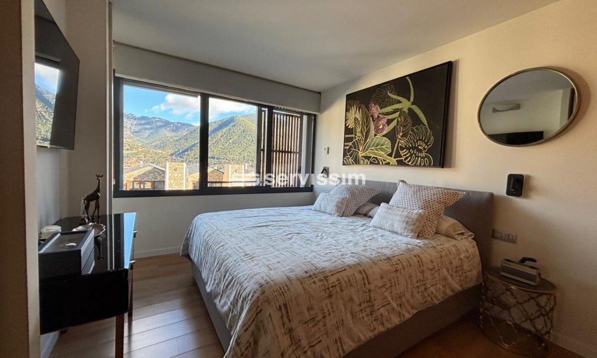 Casa adossada de lloguer a La Massana, 4 habitacions, 317 metres