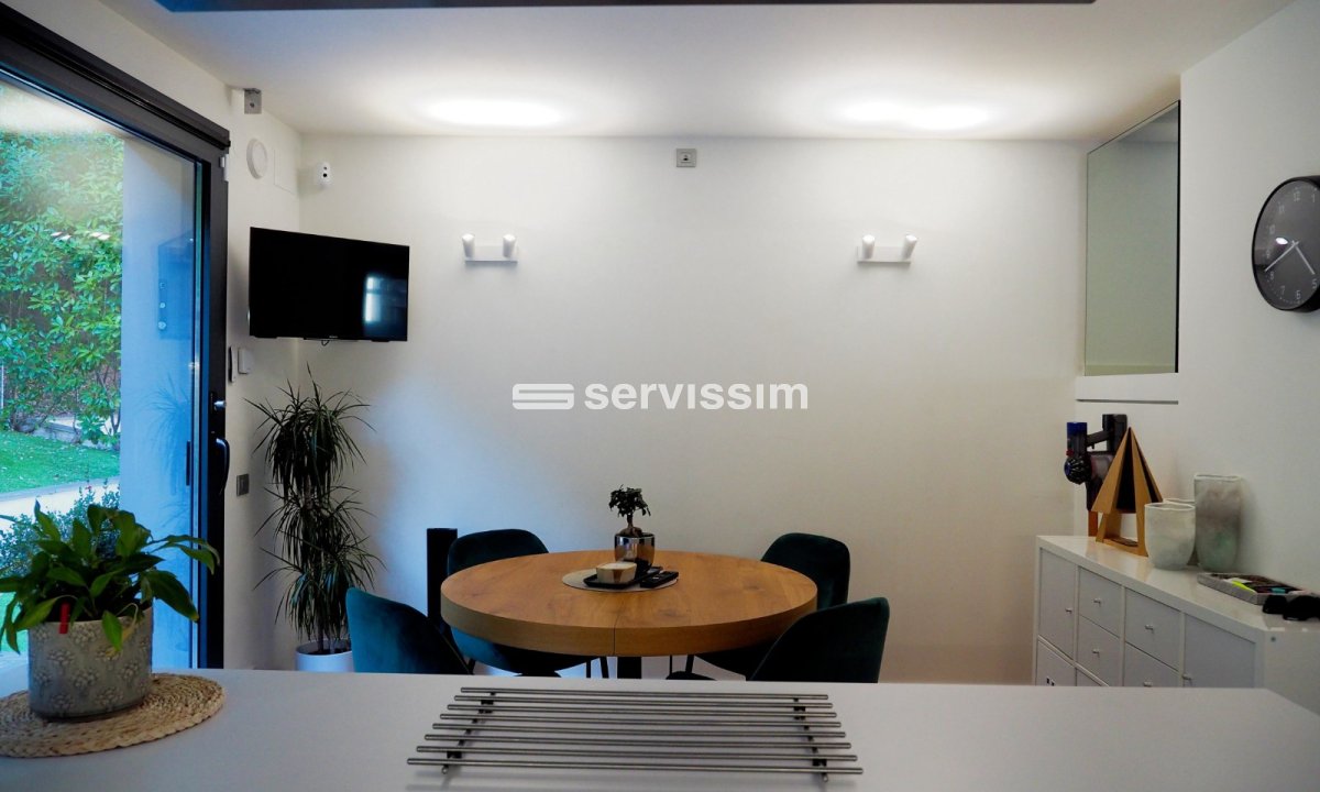 Casa adossada de lloguer a La Massana, 4 habitacions, 317 metres