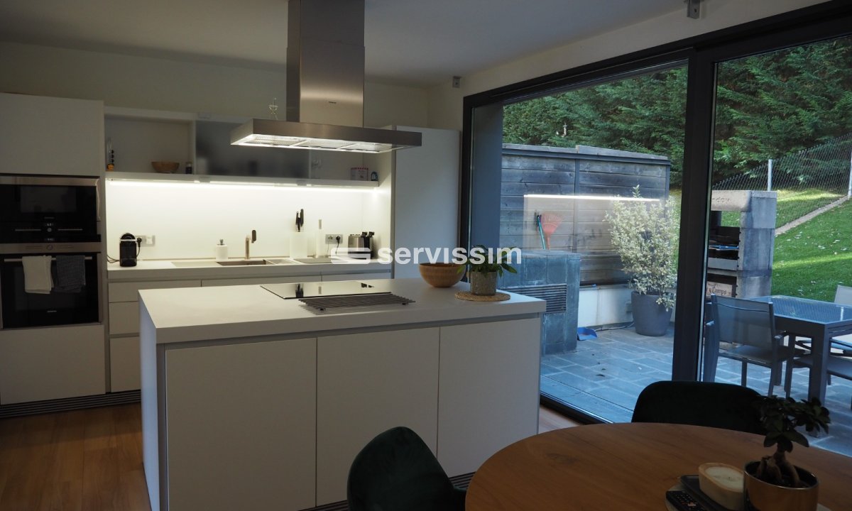 Casa adossada de lloguer a La Massana, 4 habitacions, 317 metres