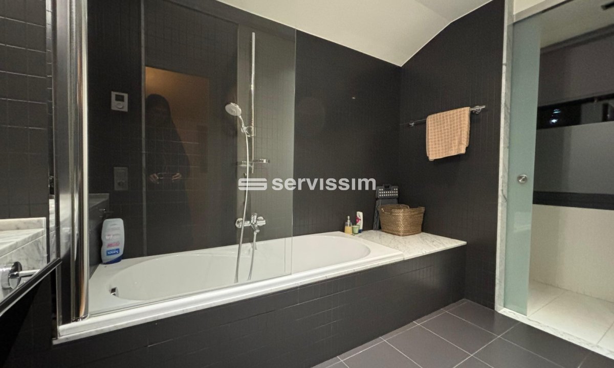 Casa adossada de lloguer a La Massana, 4 habitacions, 317 metres