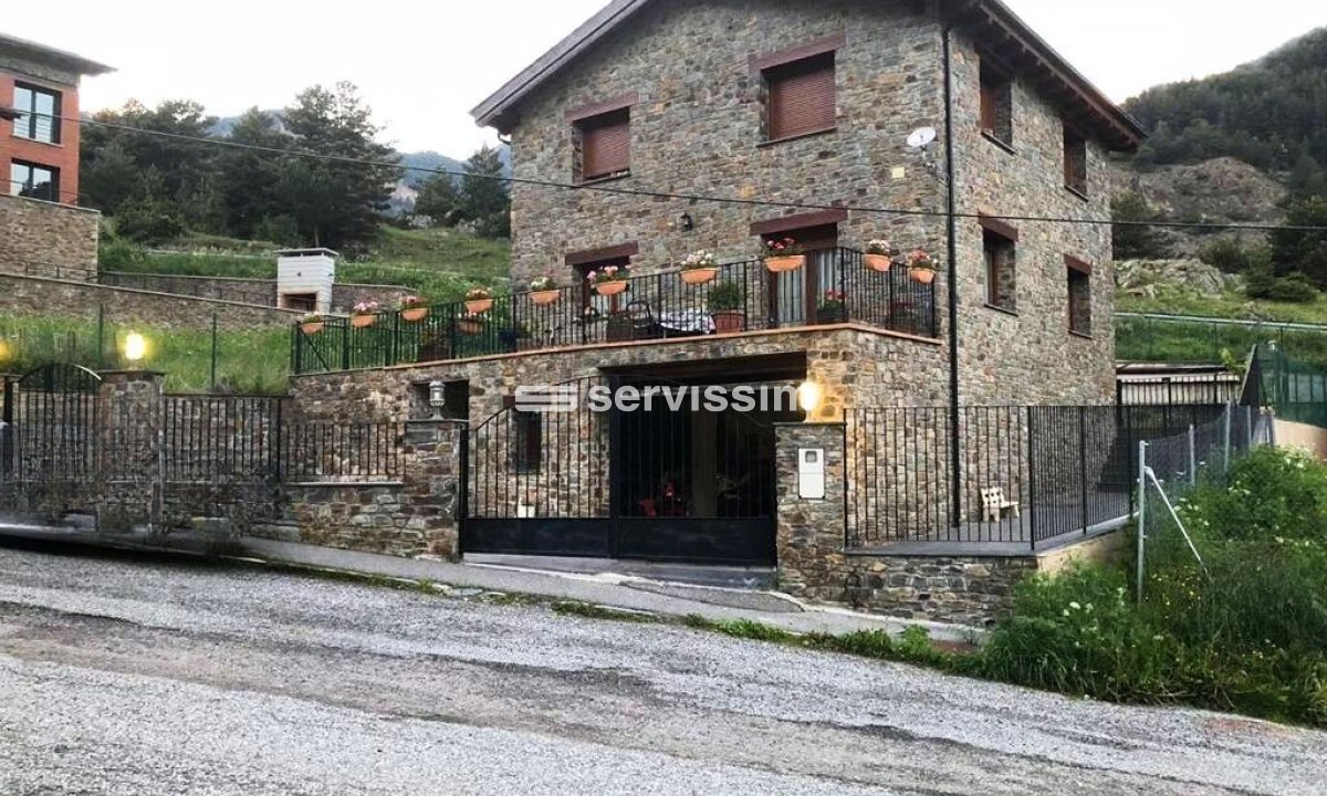 Xalet en venda a Pal, 4 habitacions, 260 metres