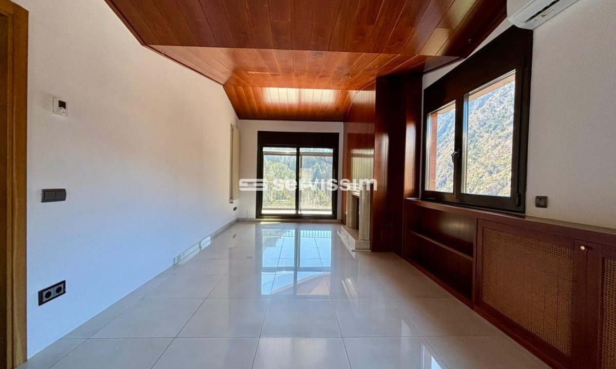 Ático de alquiler en Anyós, 4 habitaciones, 169 metros