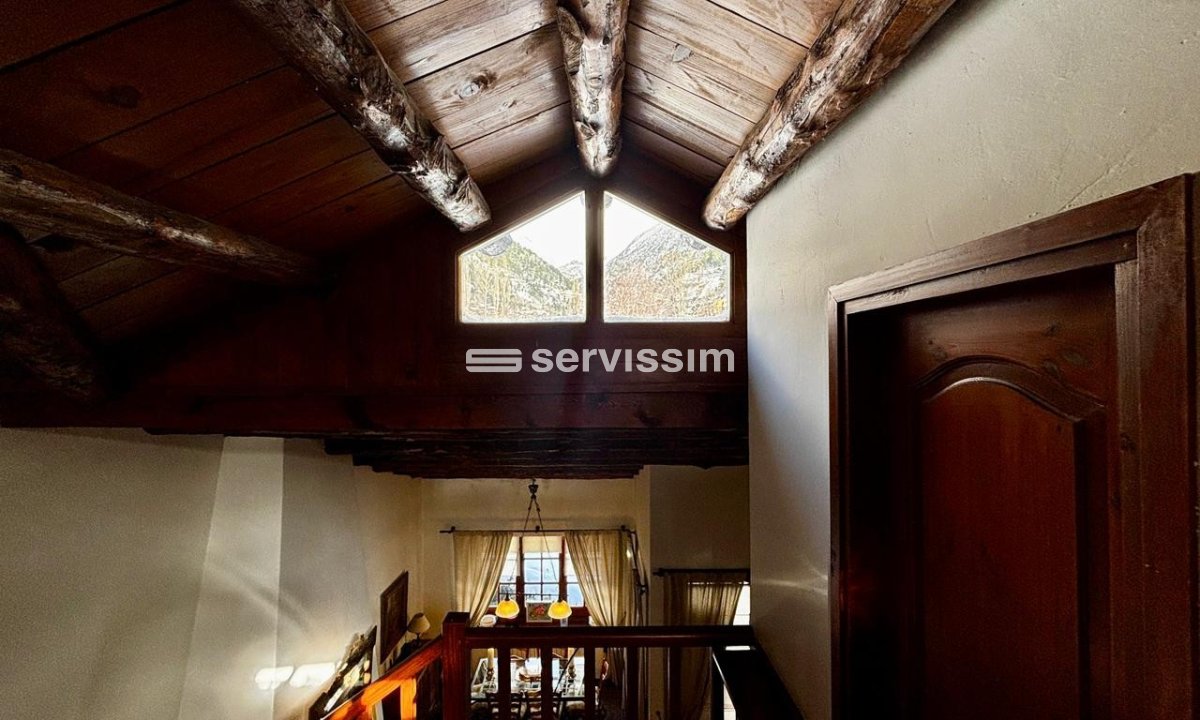 Casa adossada en venda a Arinsal, 3 habitacions, 156 metres