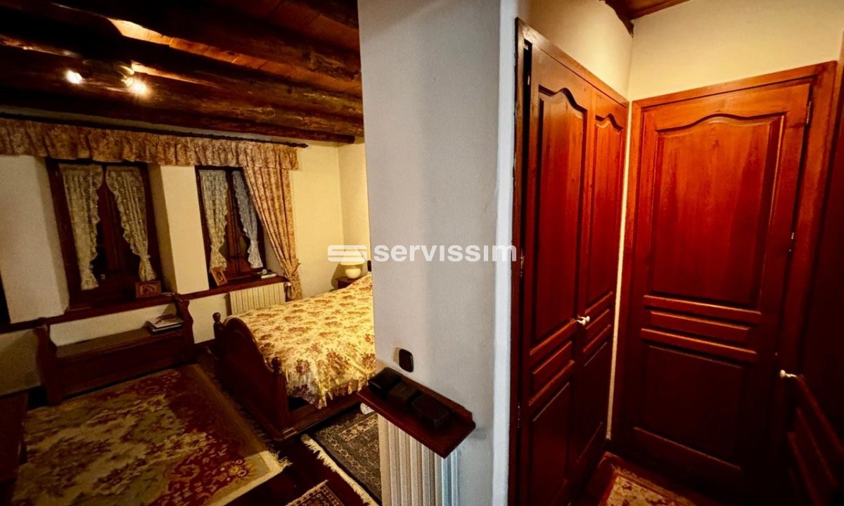 Casa adossada en venda a Arinsal, 3 habitacions, 156 metres