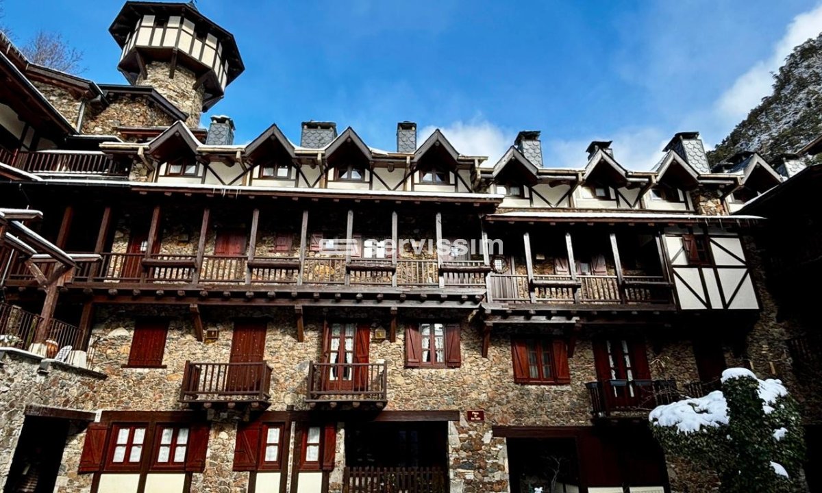Casa adossada en venda a Arinsal, 3 habitacions, 156 metres
