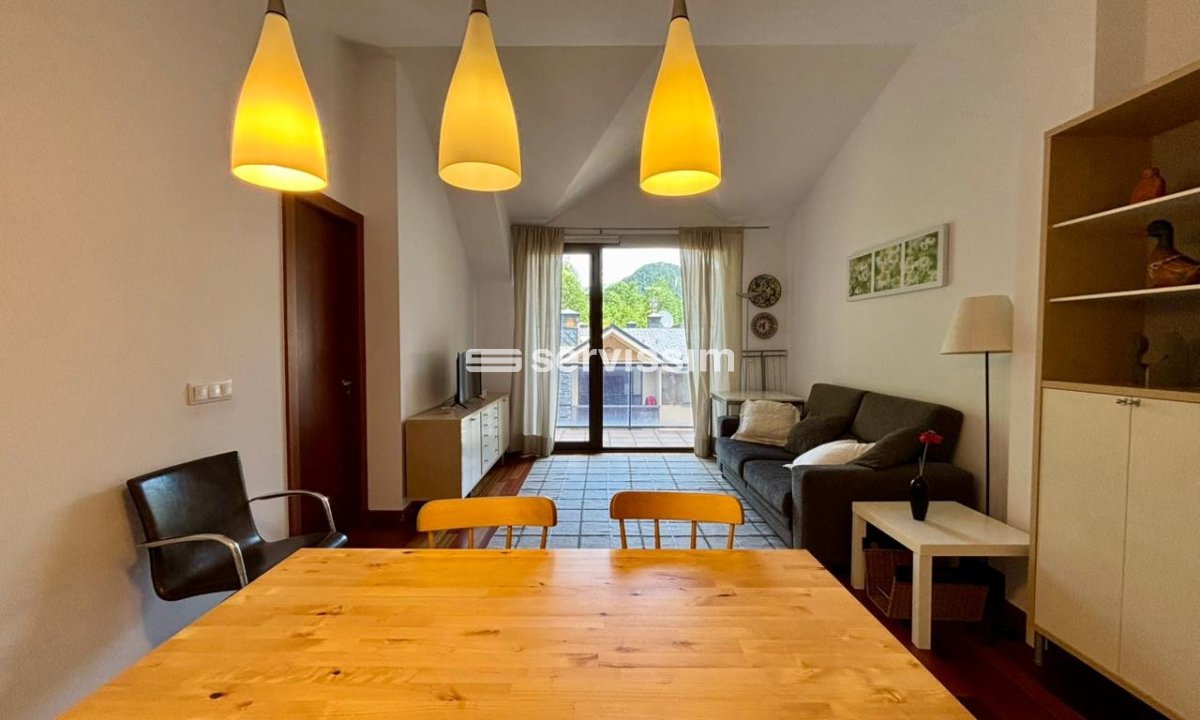 Piso de alquiler en Arinsal, 2 habitaciones, 80 metros
