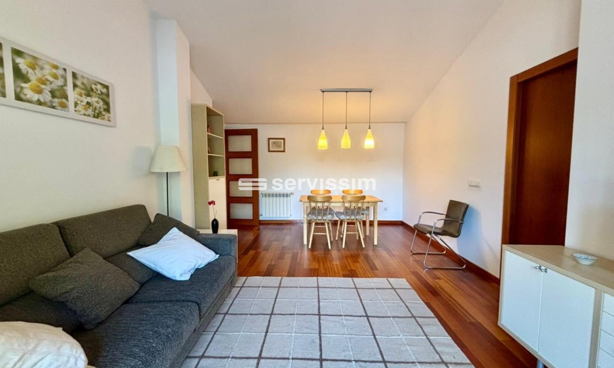 Piso de alquiler en Arinsal, 2 habitaciones, 80 metros