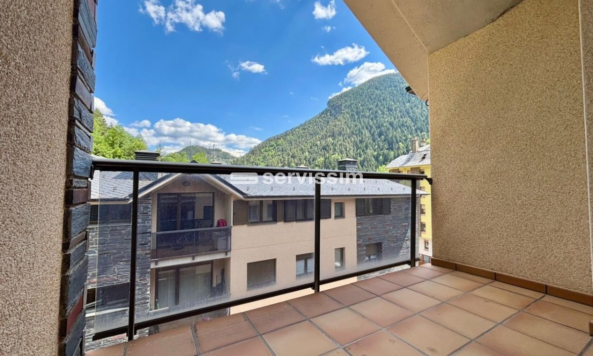 Piso de alquiler en Arinsal, 2 habitaciones, 80 metros