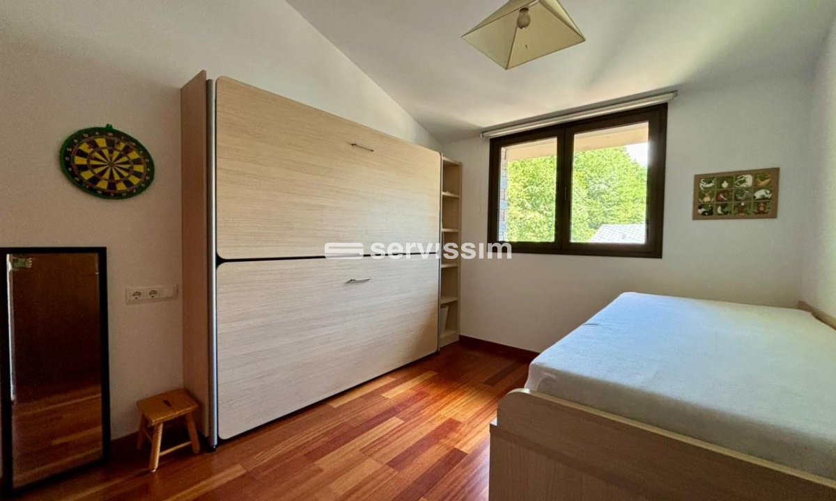Piso de alquiler en Arinsal, 2 habitaciones, 80 metros