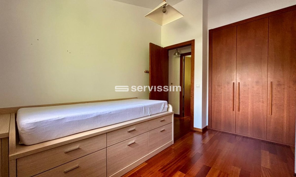 Piso de alquiler en Arinsal, 2 habitaciones, 80 metros