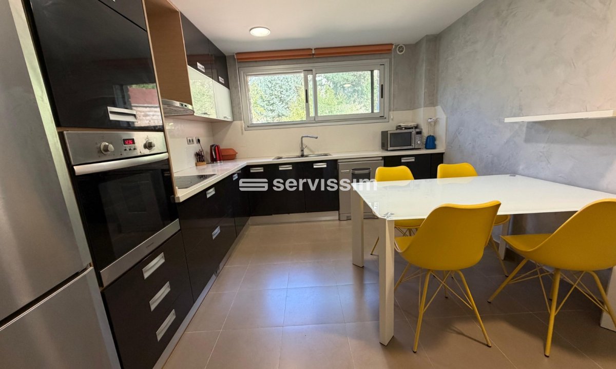 Pis en venda a Anyós, 4 habitacions, 186 metres