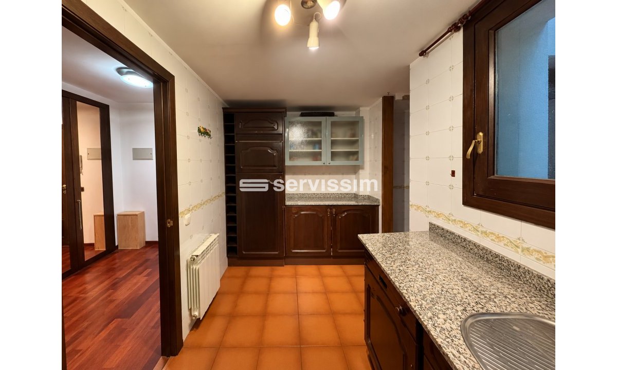 Piso en venta en Sispony, 2 habitaciones, 90 metros